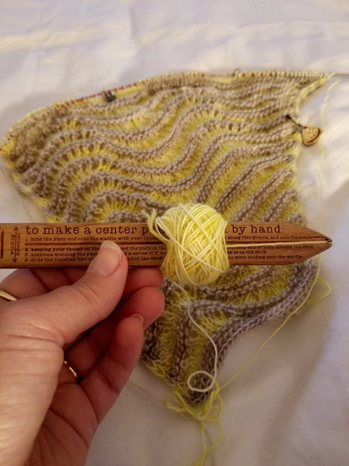 Center Pull Yarn Winding Tool (Nostepinne) by Katrinkles