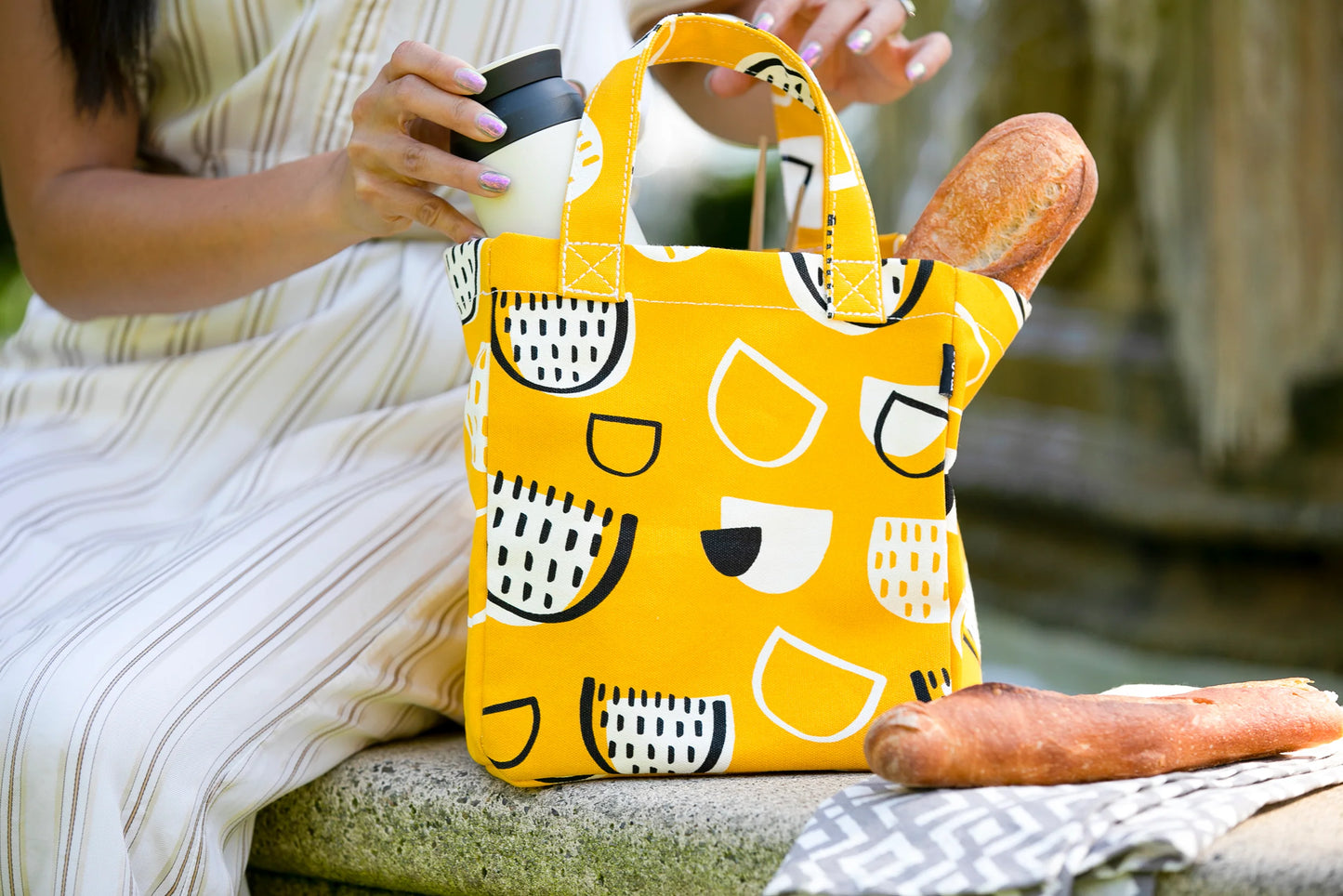 Lunch + Pie Tote from Maika