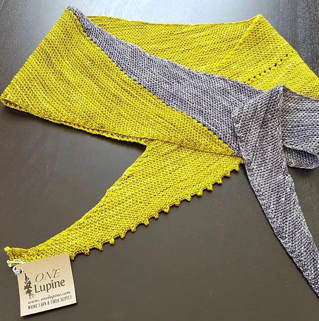 Graffiti Shawl Digital knitting Pattern Speckled Yarn