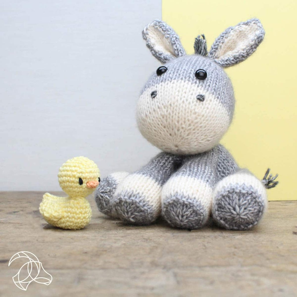 Lente Donkey Knitting Kit from Hardicraft
