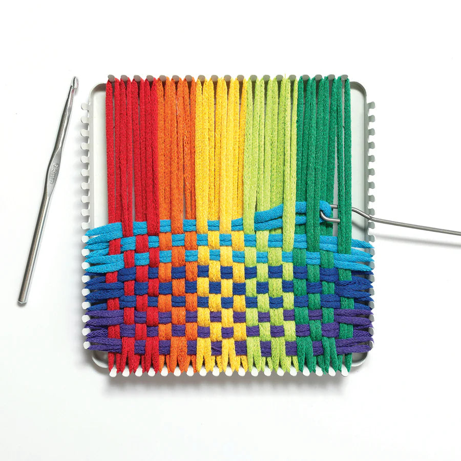 Friendly Potholder Loom (Traditional Size) by Harrisville Designs