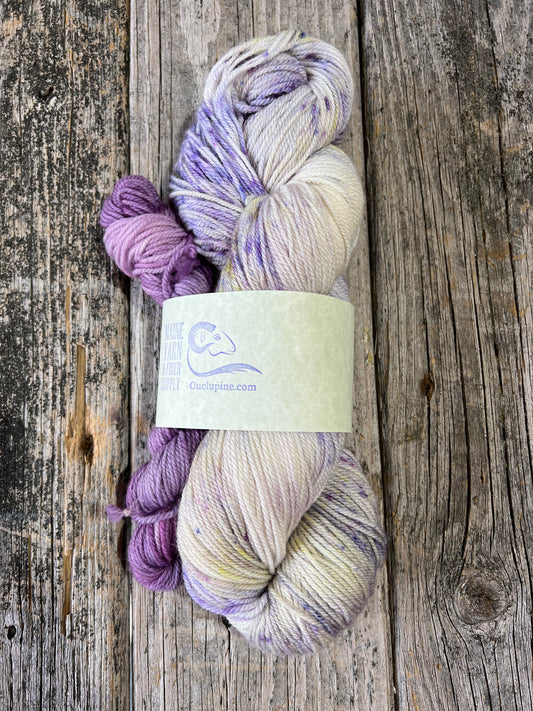 Casco: First Iris + Iced Lilac - Riff Shawl Kit