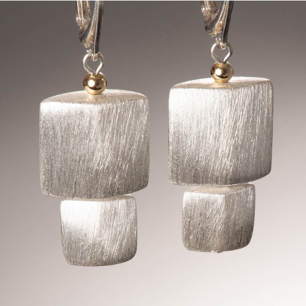 Streamline V Earrings by Naomi Jewelry