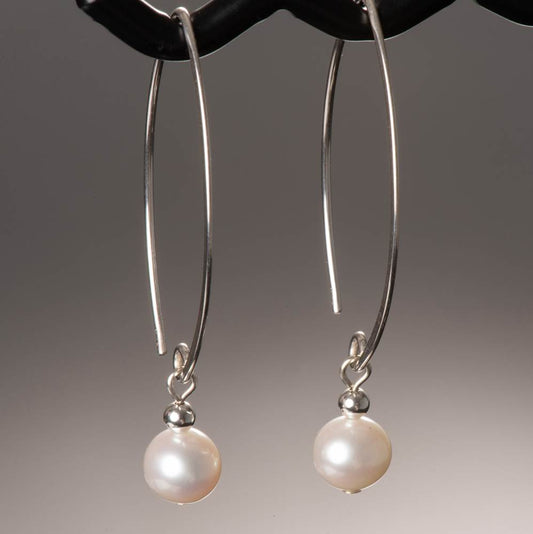 Curve Pearl 7 Earrings by Naomi Jewelry