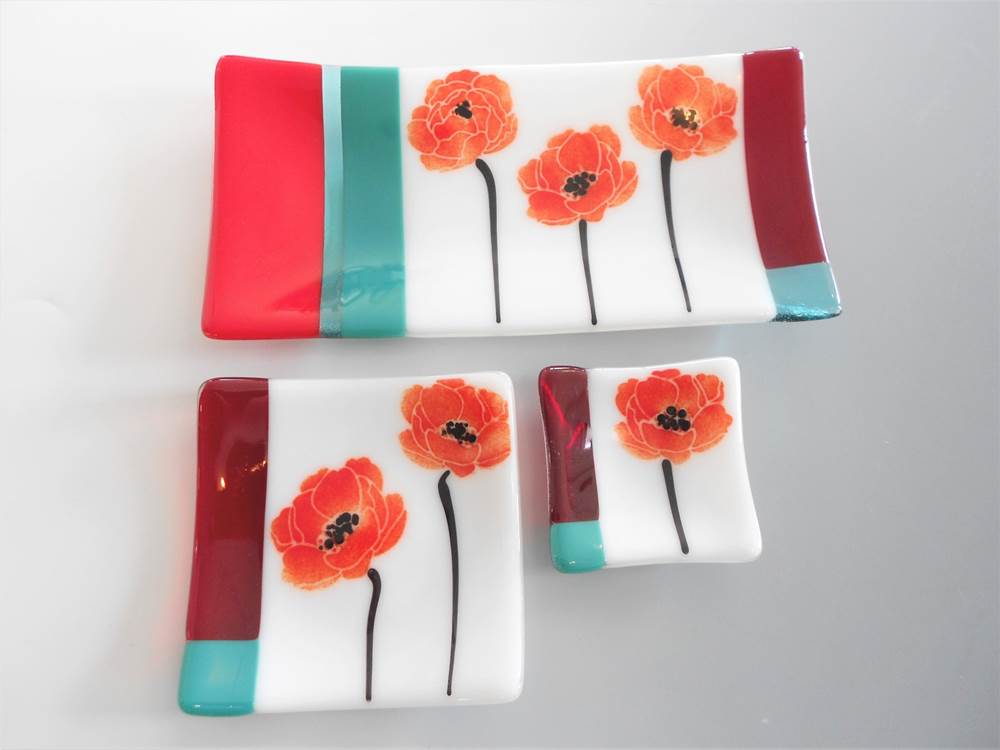 Red Poppy Glass Dishes by Art Glass Array
